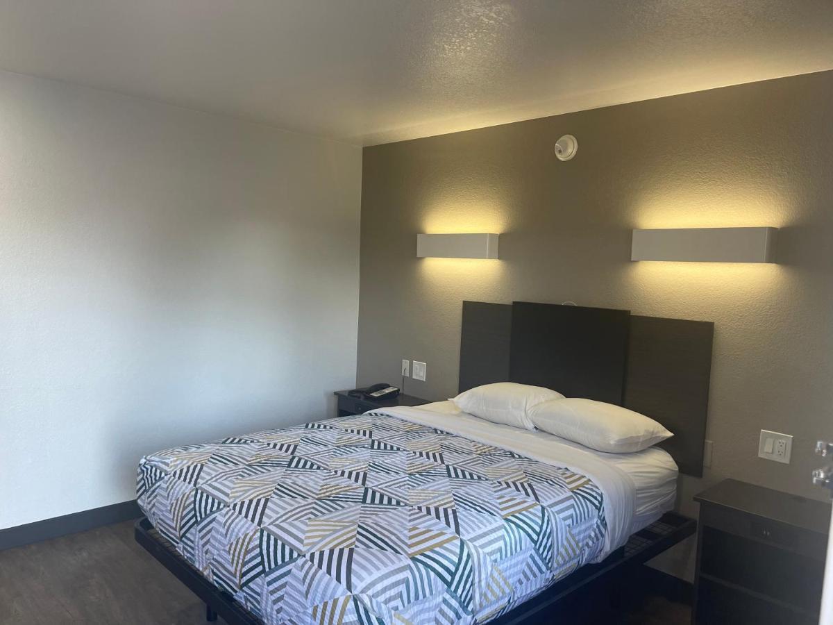 Motel 6 Denton, Tx - Unt Экстерьер фото