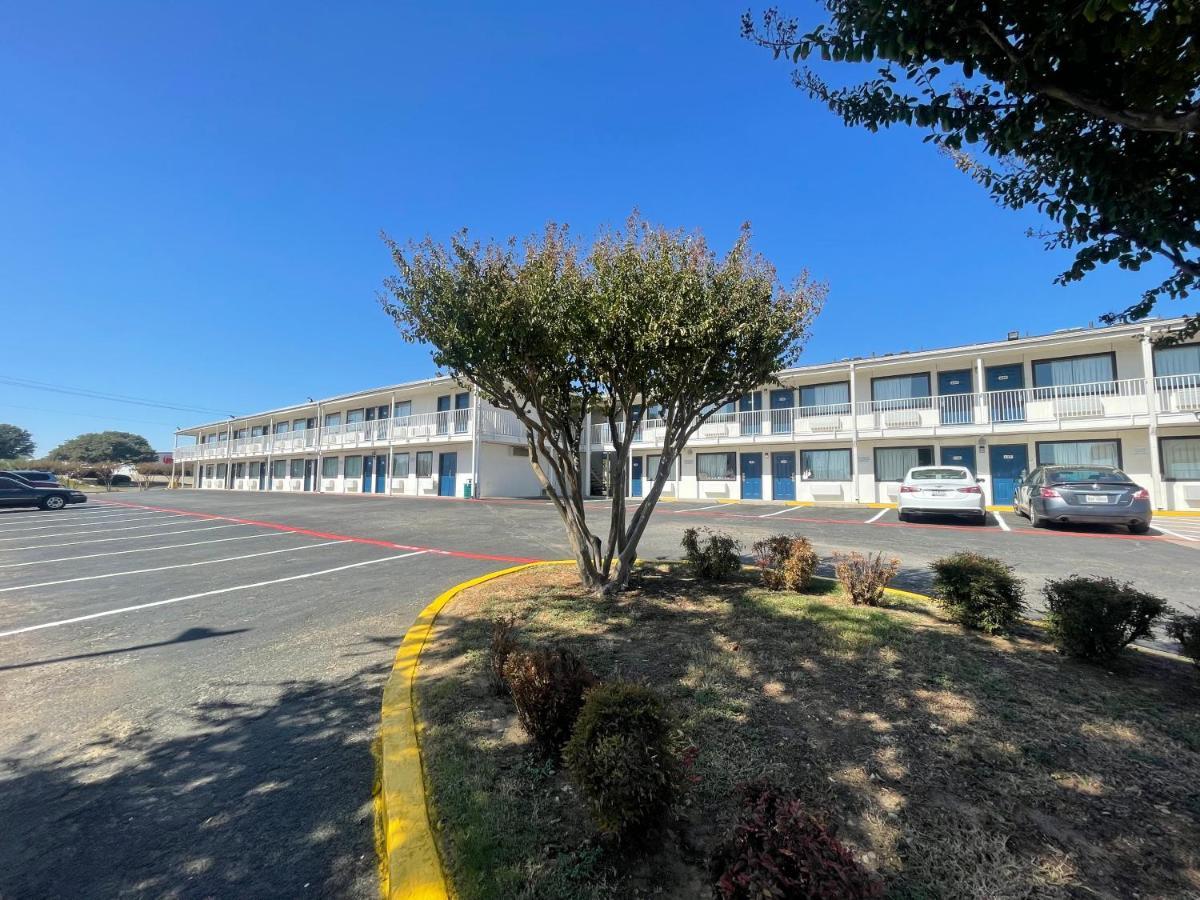 Motel 6 Denton, Tx - Unt Экстерьер фото