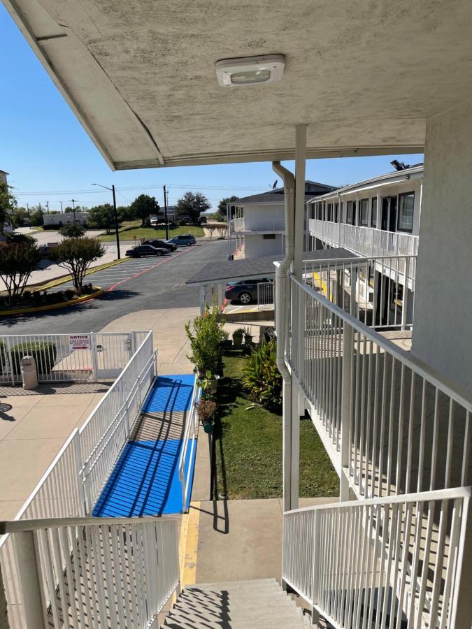 Motel 6 Denton, Tx - Unt Экстерьер фото