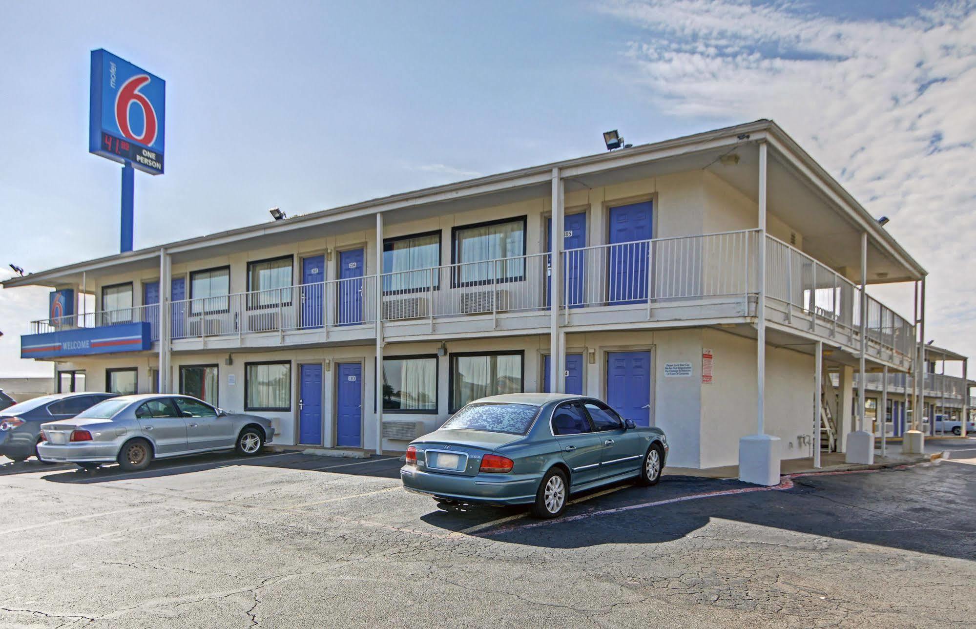Motel 6 Denton, Tx - Unt Экстерьер фото