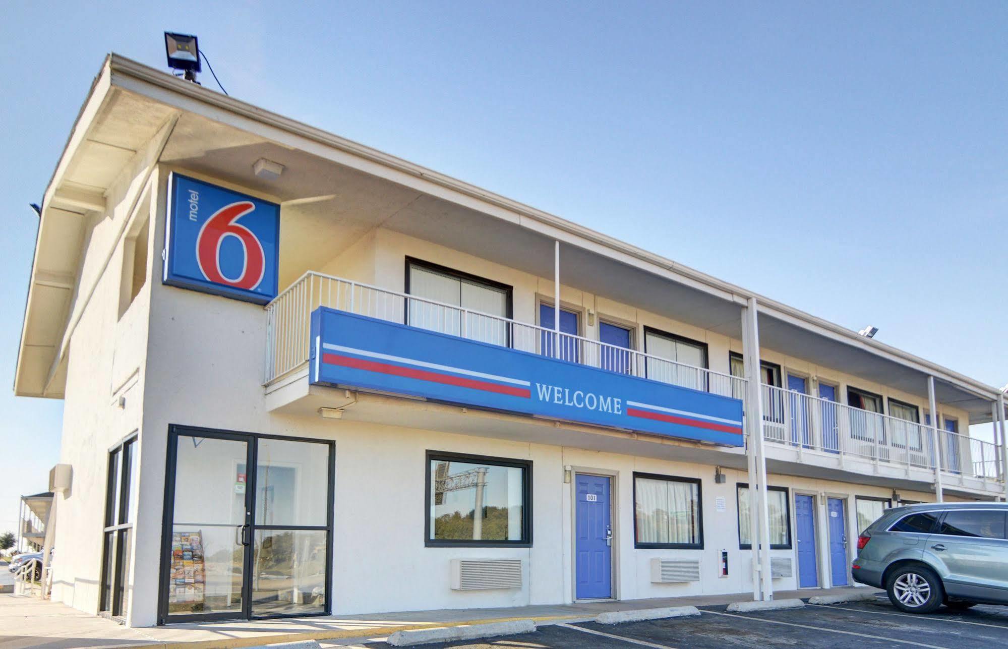 Motel 6 Denton, Tx - Unt Экстерьер фото
