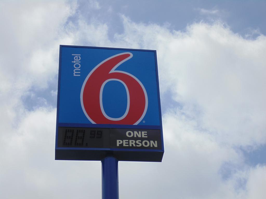 Motel 6 Denton, Tx - Unt Экстерьер фото